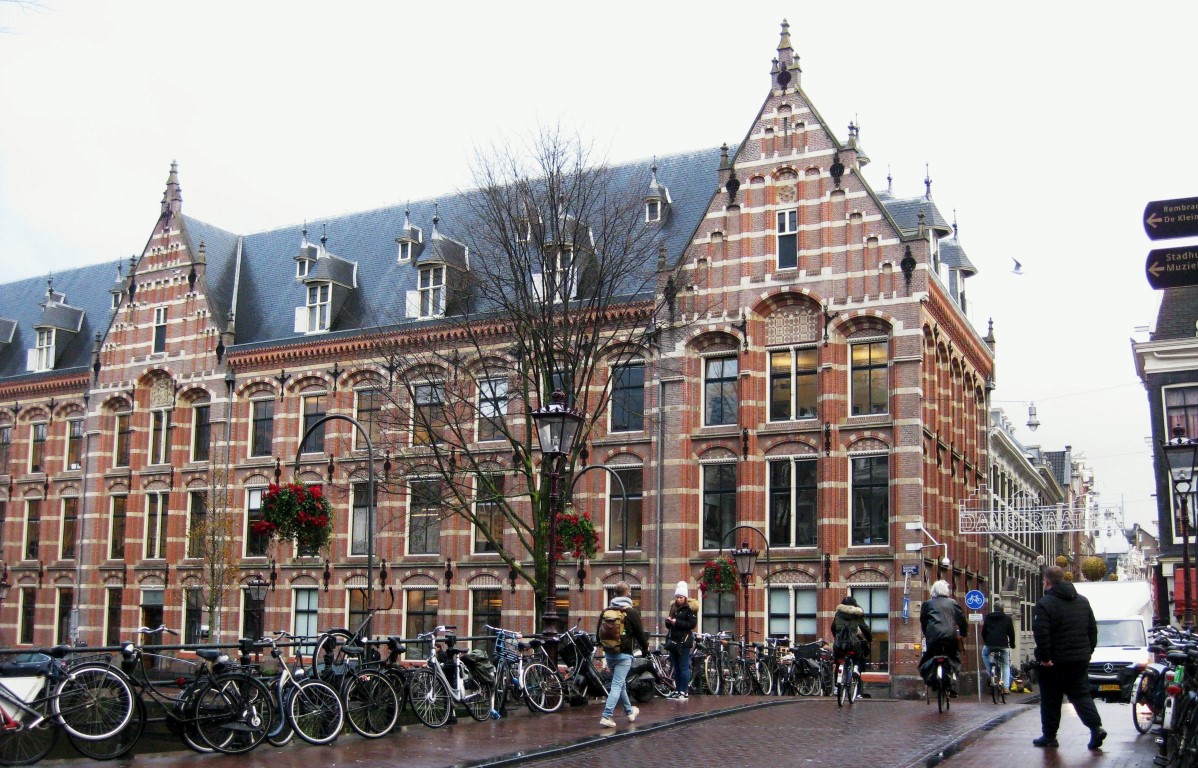 Companhia Holandesa das Índias Orientais, Amesterdão