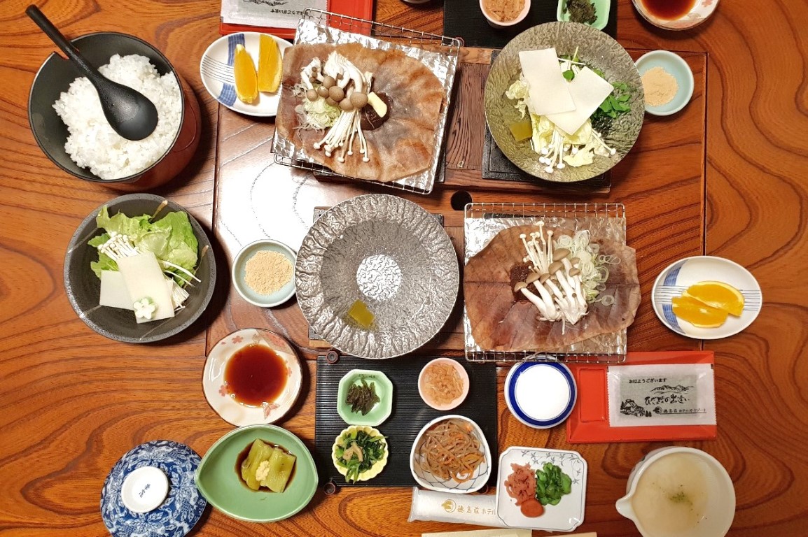 Mix Shojin Ryori, diversos pratos de comida de devoção budista, no Japão. Fotografia de João Leitão