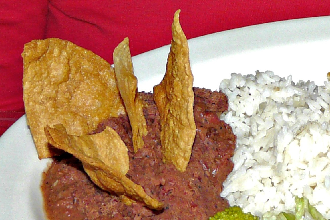 Arroz com feijão e nachos, na Costa Rica. Comida pelo mundo