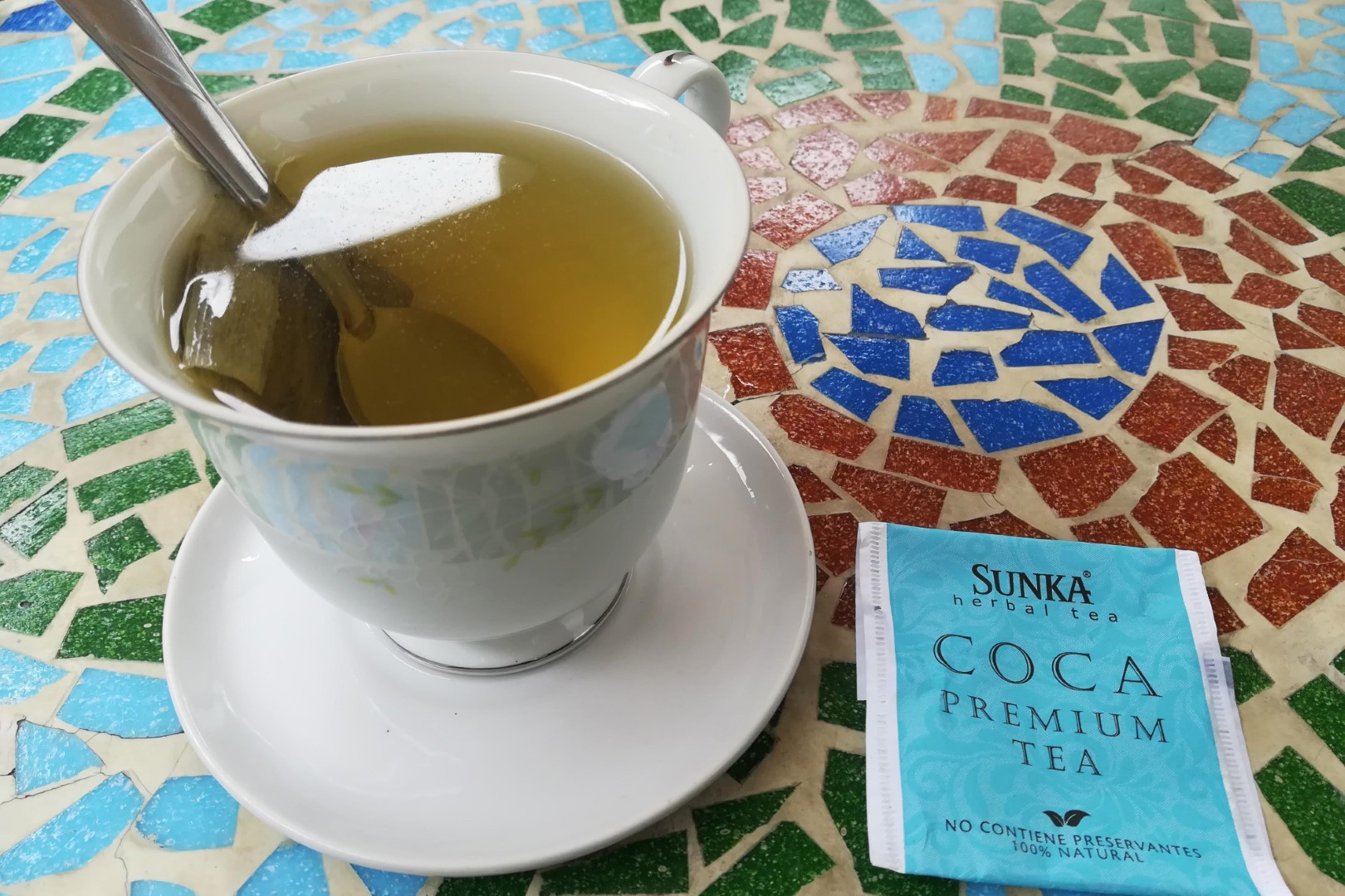 Chá de Coca no Peru, para intoxicação alimentar. doença em viagem