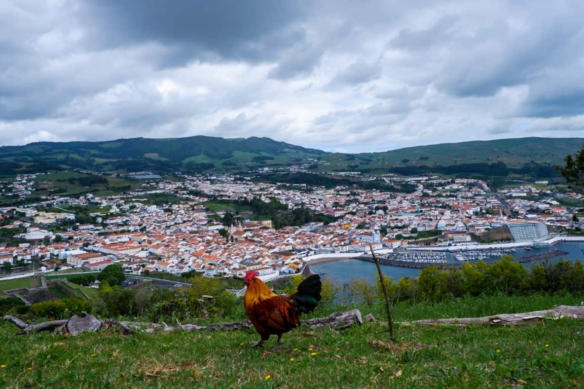 Vista para Angra do Heroísmo, a partir do topo do Monte Brasil, ilha Terceira