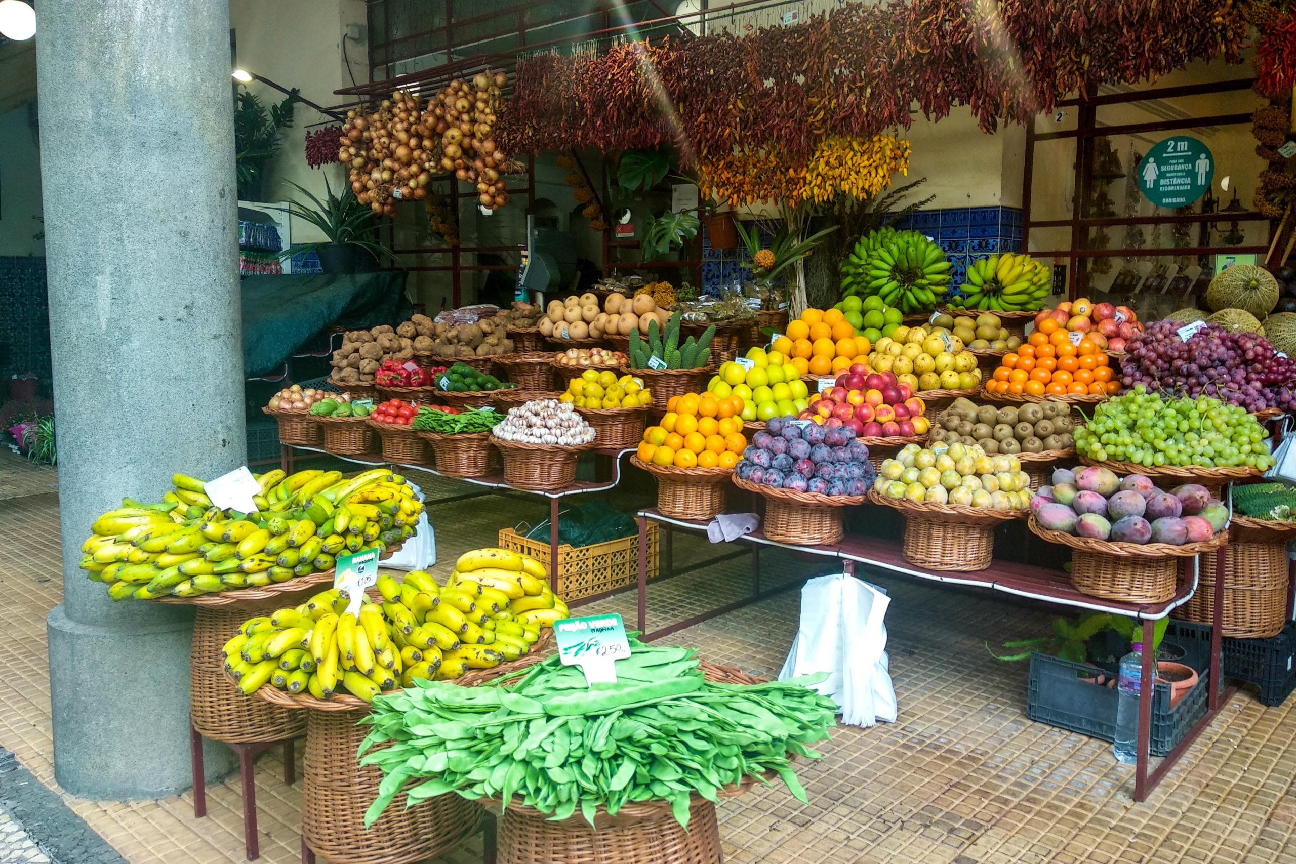 Banca de fruta no Mercado dos Lavradores, no Funchal