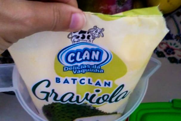 Graviola em iogurte líquido - fruta a não perder no Brasil 